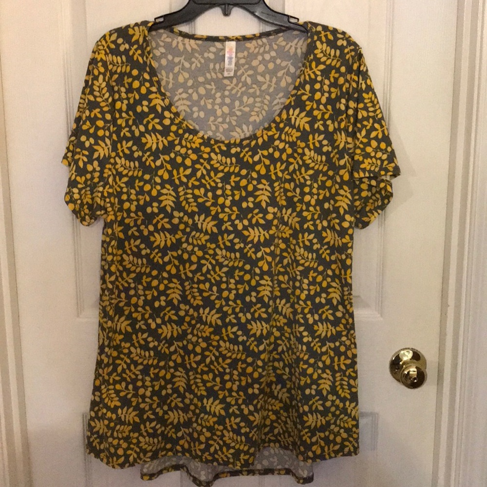 Lularoe T